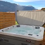Spacious Near Brienz With Hot Tub & Parking
