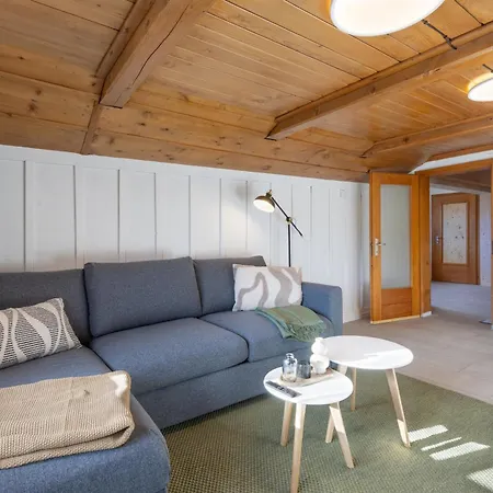 Spacious Near Brienz With Hot Tub & Parking شقة