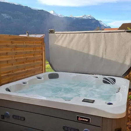 Spacious Near Brienz With Hot Tub & Parking