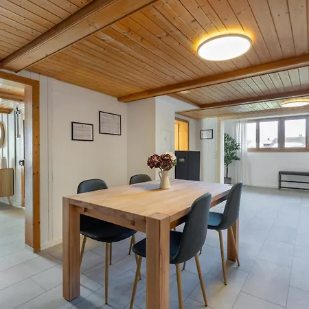Spacious Near Brienz With Hot Tub & Parking 아파트 Kienholz