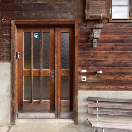 Spacious Near Brienz With Hot Tub & Parking