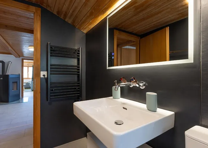 Spacious Near Brienz With Hot Tub & Parking * Kienholz