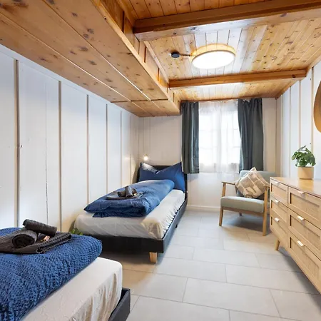 Spacious Near Brienz With Hot Tub & Parking Διαμέρισμα