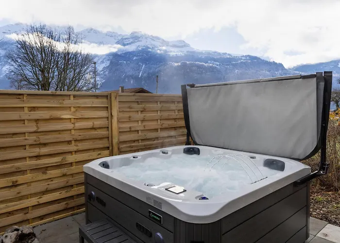 Spacious Near Brienz With Hot Tub & Parking Kienholz