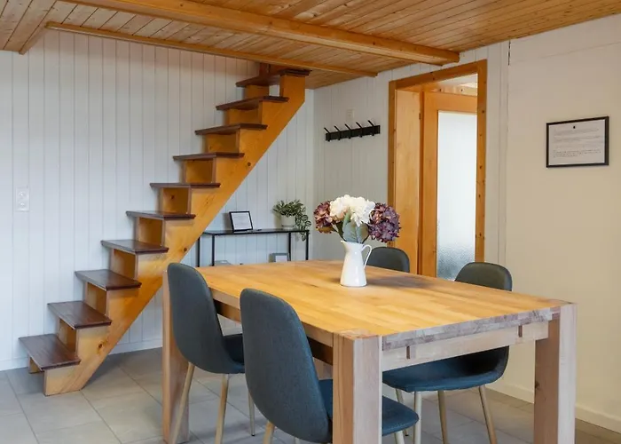 Spacious Near Brienz With Hot Tub & Parking *